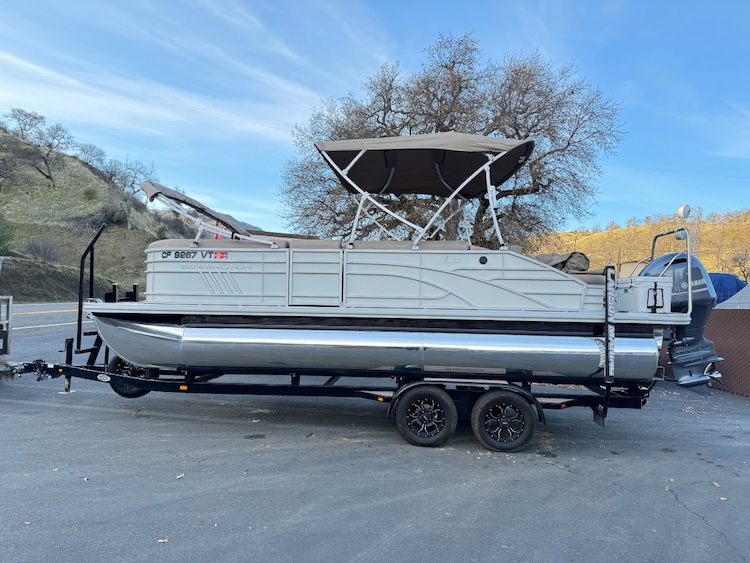 Pontoon Boat 2 – “Luxury Bennington”